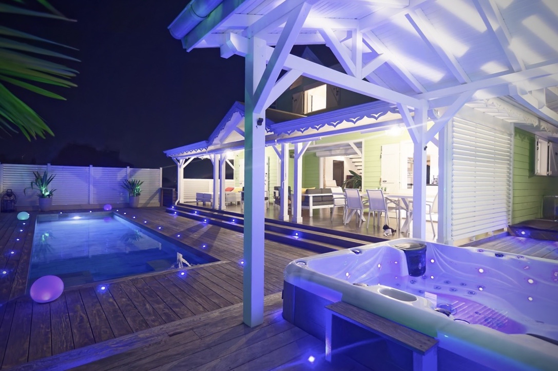 Piscine — détail margelle