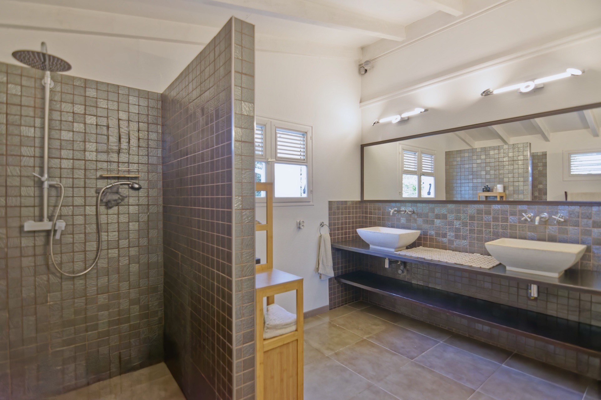 Salle de bain Master — double vasque & douche XL